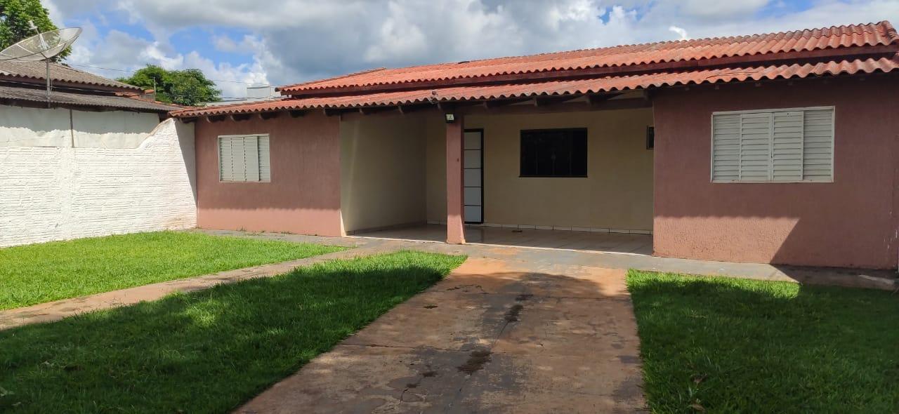 Casa para alugar com 2 quartos, 180m² - Foto 1