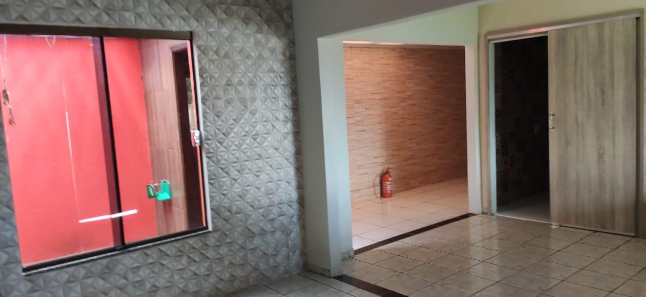 Casa para alugar com 2 quartos, 180m² - Foto 4