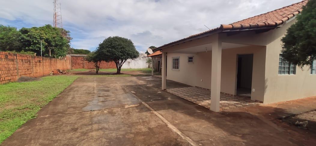 Casa à venda com 2 quartos, 700m² - Foto 1