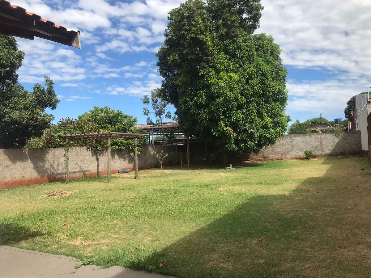 Casa para alugar com 3 quartos, 750m² - Foto 3