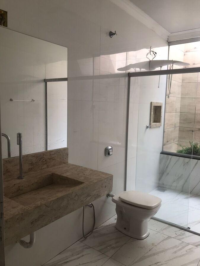 Casa para alugar com 3 quartos, 750m² - Foto 11